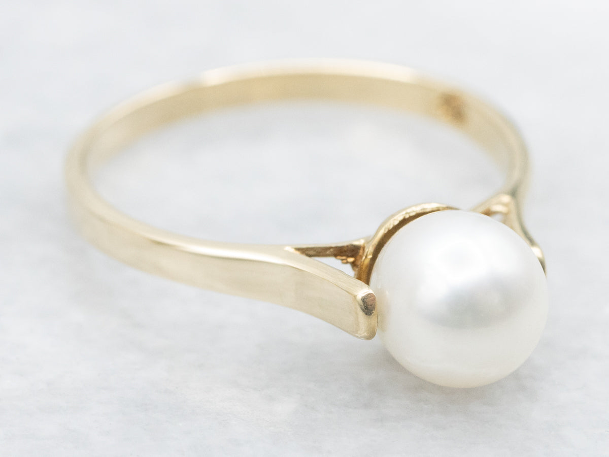 Vintage White Pearl Solitaire Ring