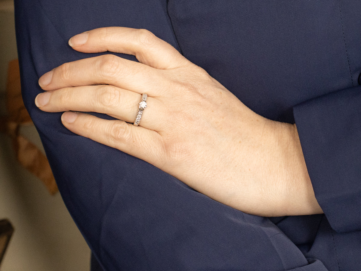 Round Brilliant Diamond Modern Engagement Ring