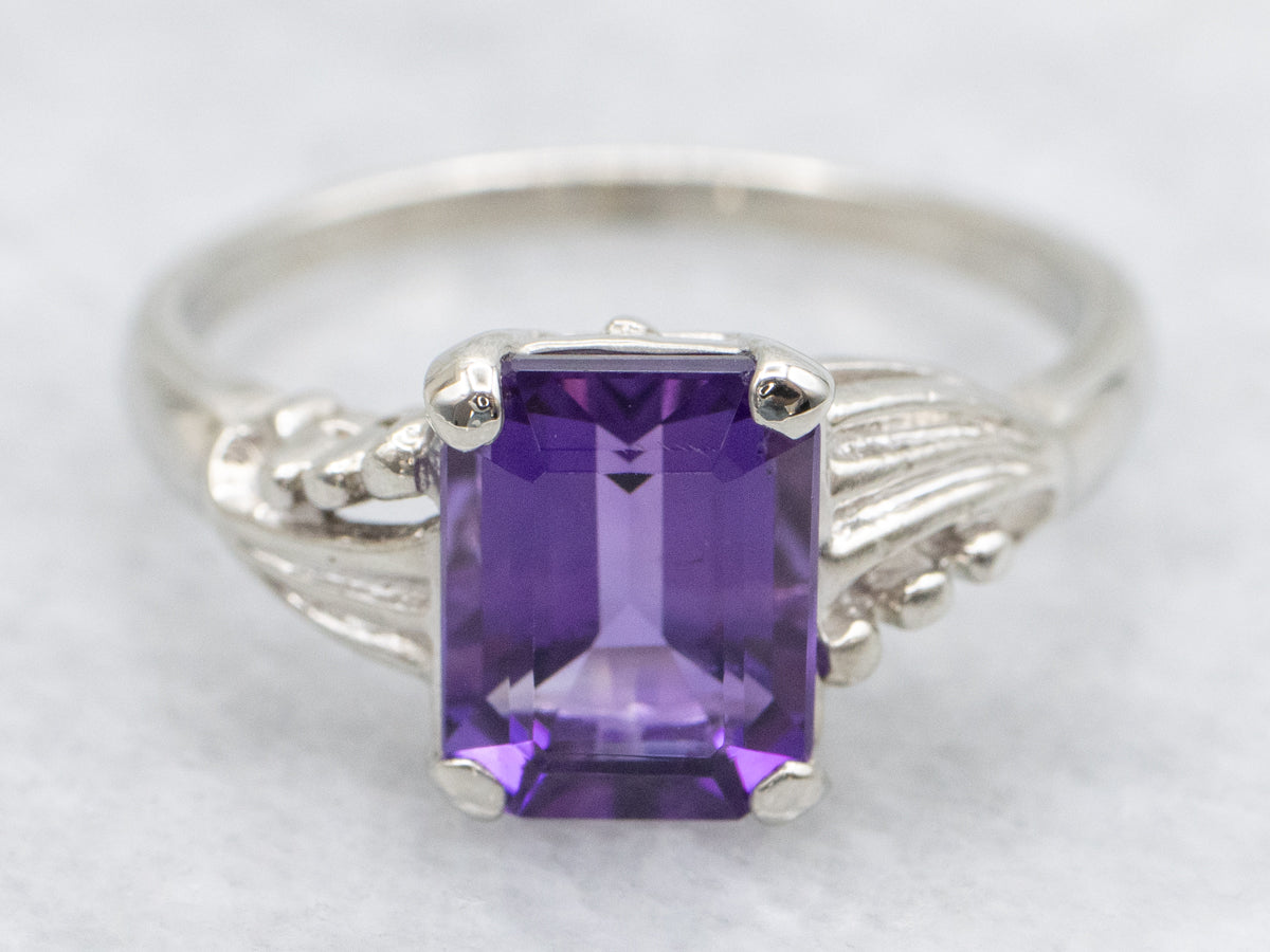 Vintage Gold and Amethyst Solitaire Ring