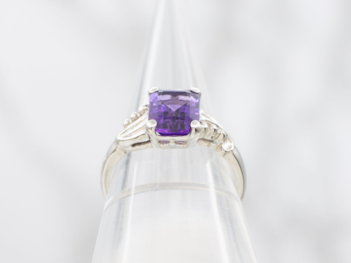Vintage Gold and Amethyst Solitaire Ring