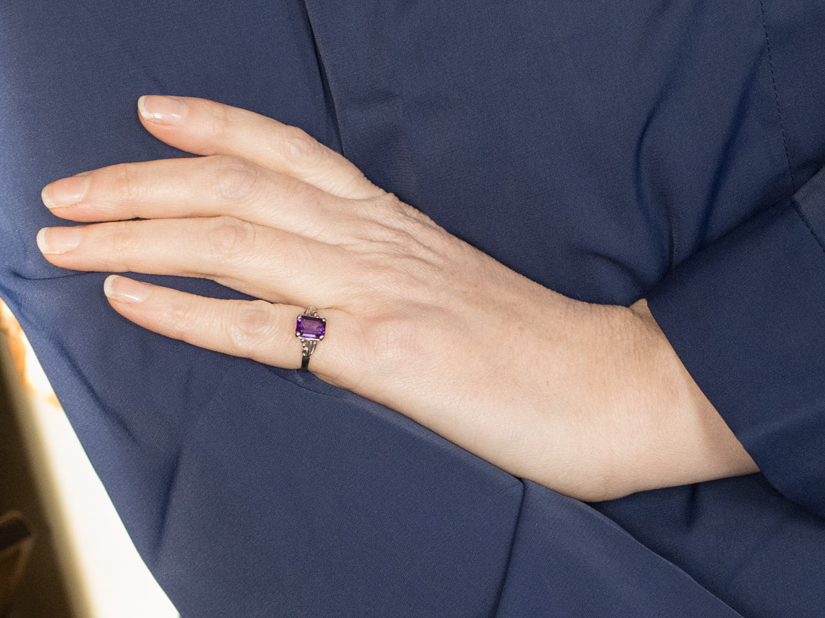 Vintage Gold and Amethyst Solitaire Ring