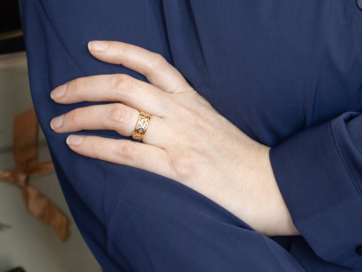 Polished Gold Botanical Filigree Band