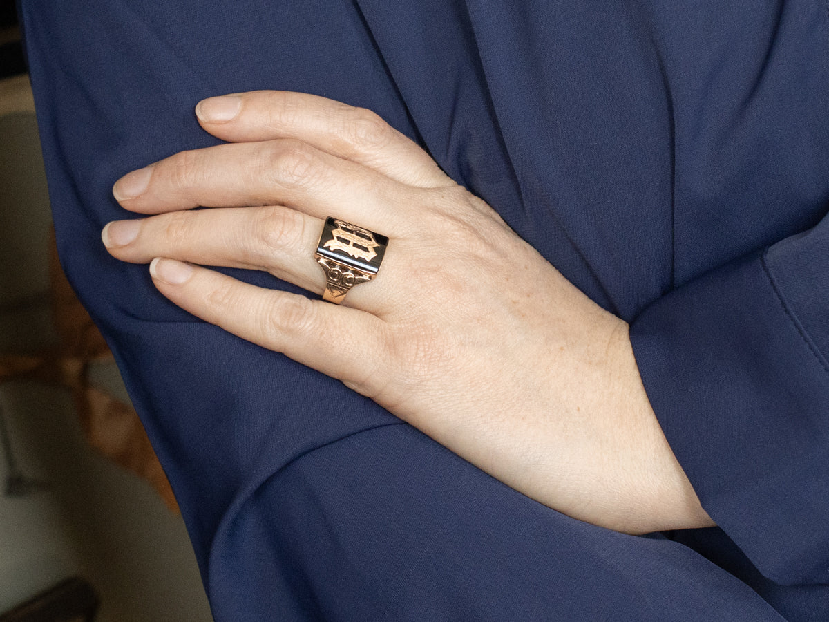 Antique Gold Onyx "W" Initial Signet Ring