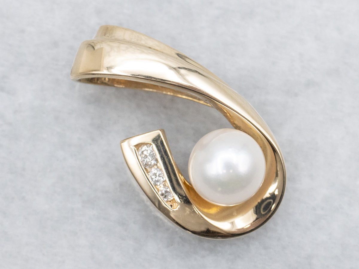 Polished Gold Saltwater Pearl and Diamond Pendant