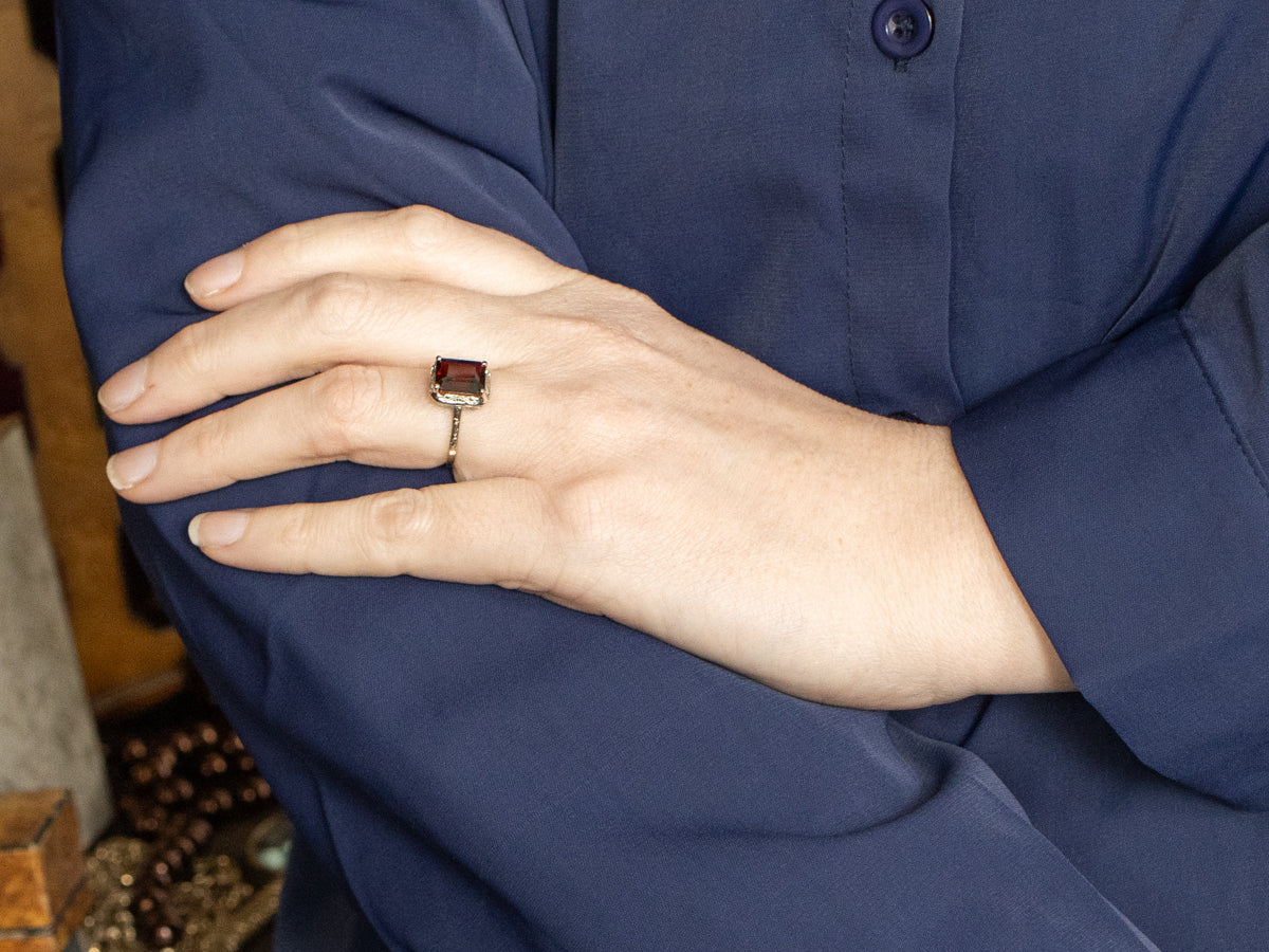 Art Deco Etched Garnet Solitaire Ring