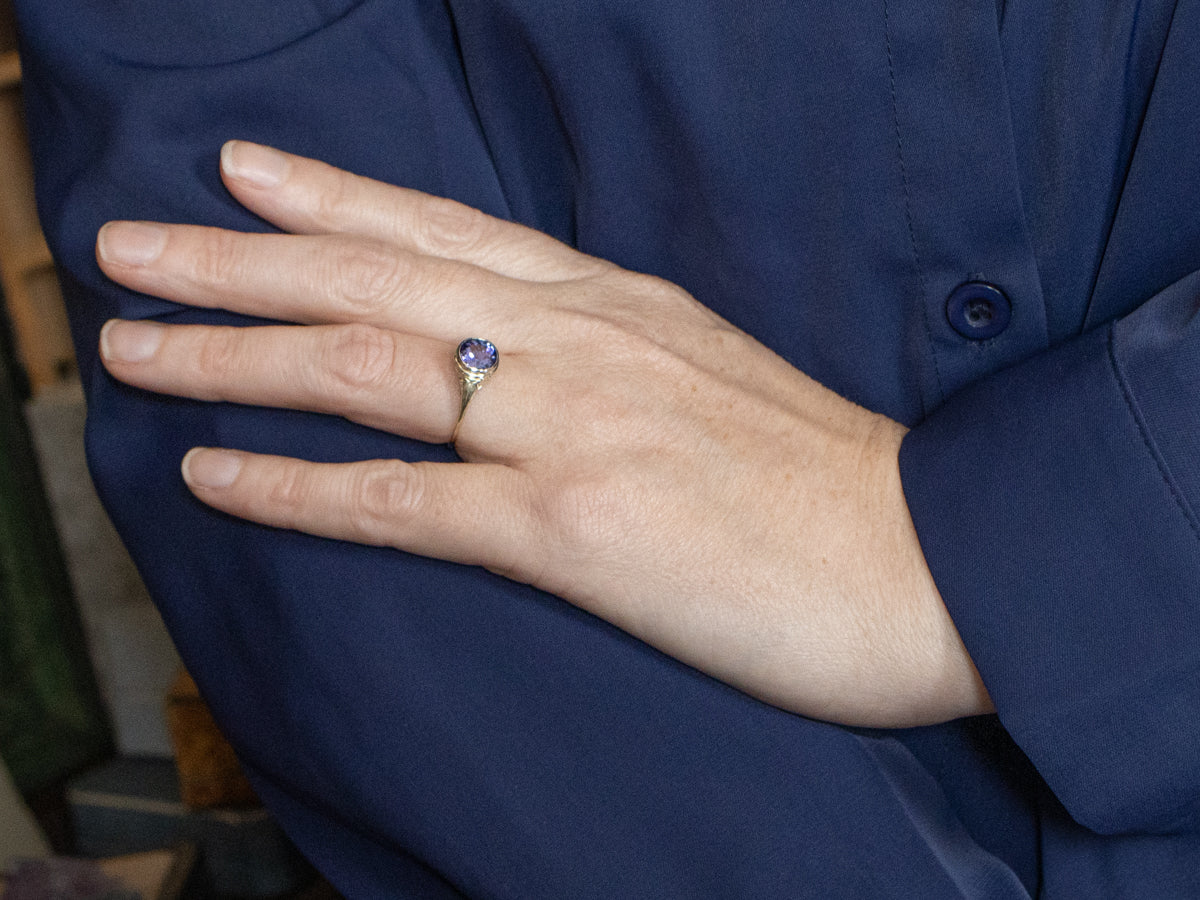 Art Deco Bezel-Set Tanzanite Filigree Ring