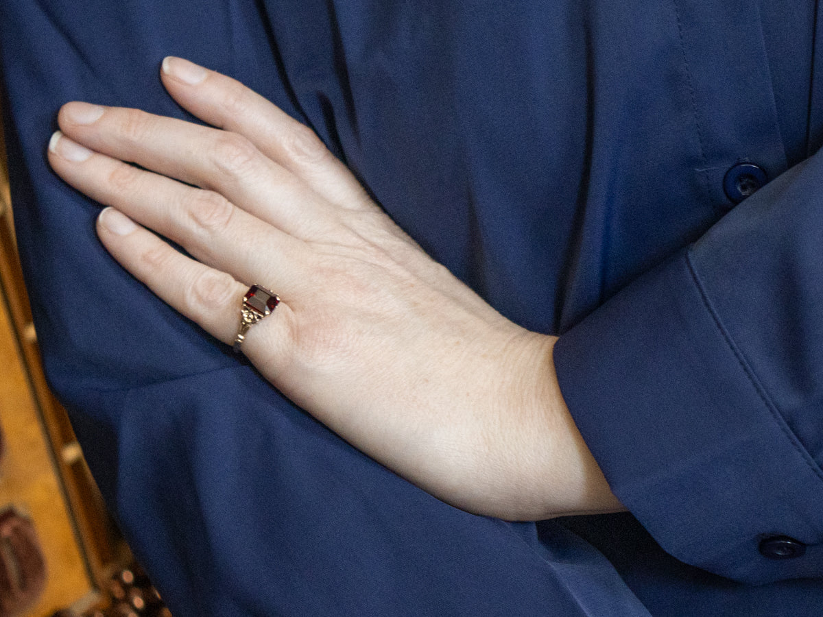 Vintage Gold Floral Garnet Ring