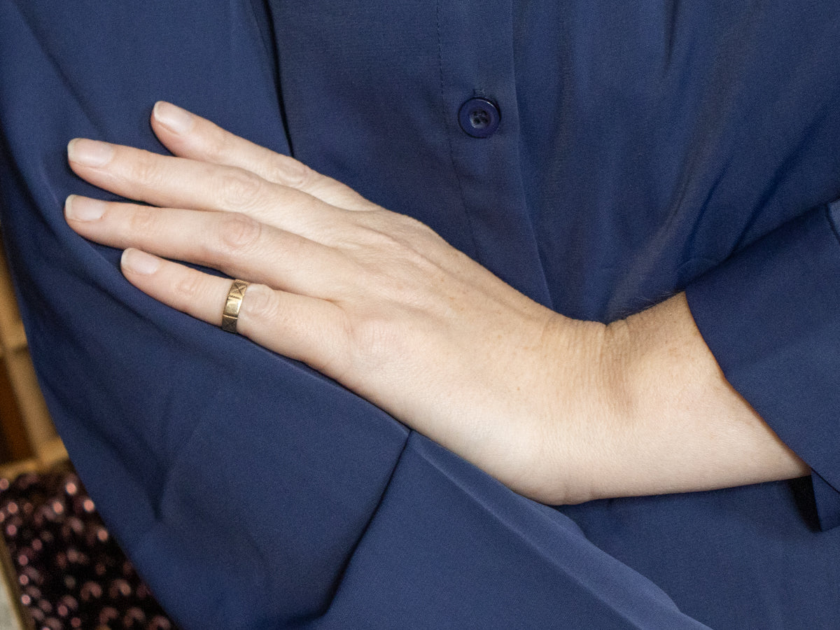 Antique X-Patterned Gold Cigar Band