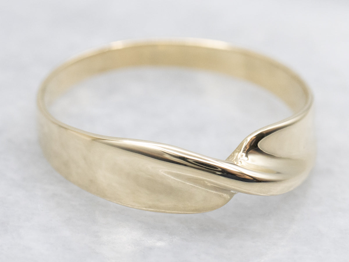 Modernist Gold Twist Band