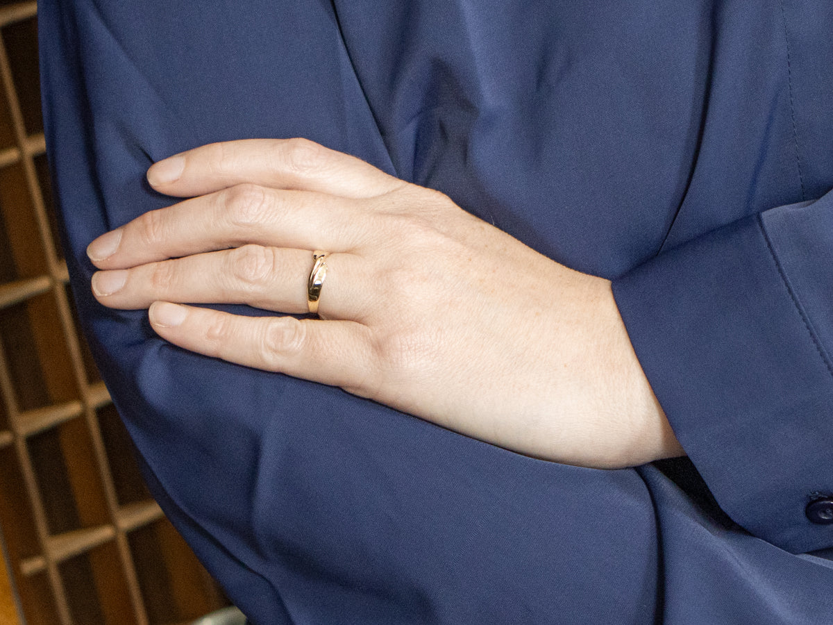 Modernist Gold Twist Band