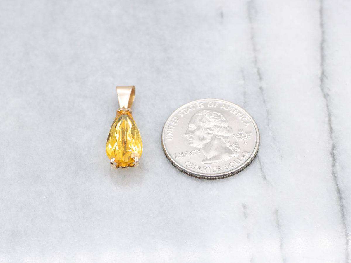 Modern Gold Yellow Beryl Solitaire Pendant