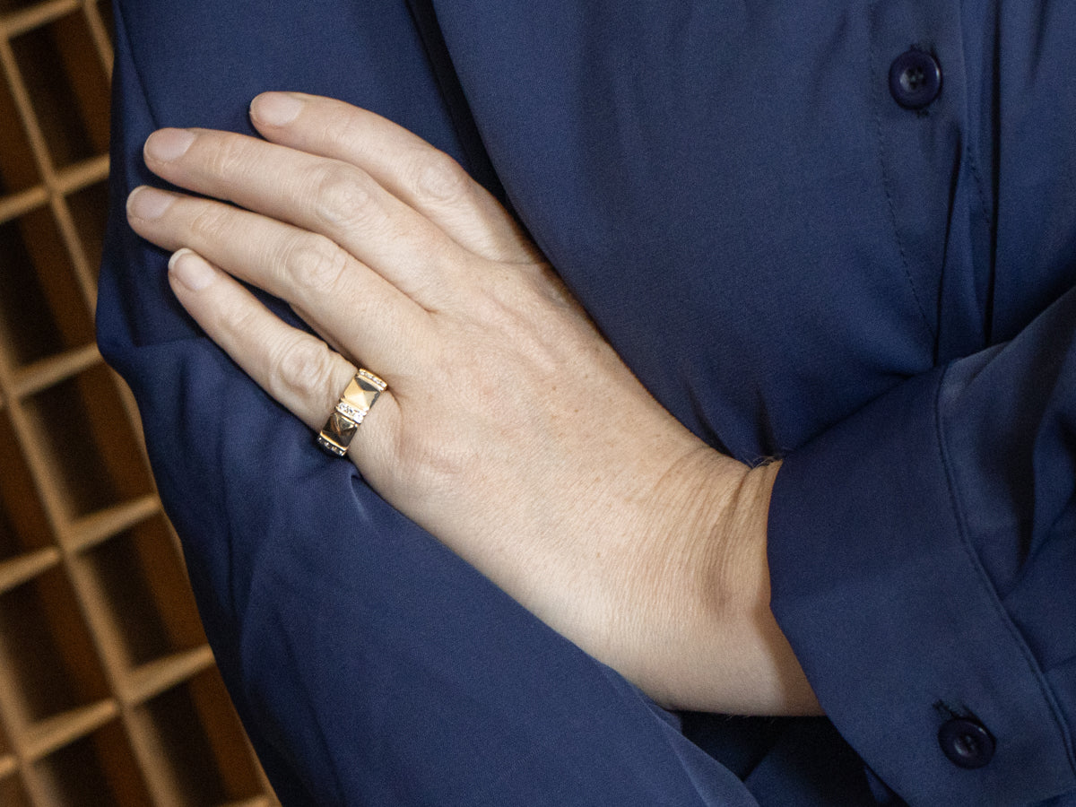 Bar-Set Diamond and Gold Pyramid Pattern Band