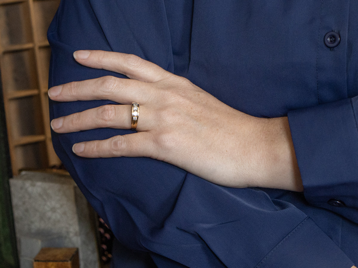 Graduated Channel-Set Diamond Band