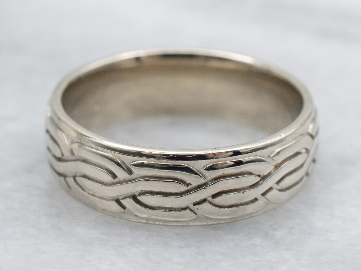 Men's Interlocking White Gold Knot Pattern Band
