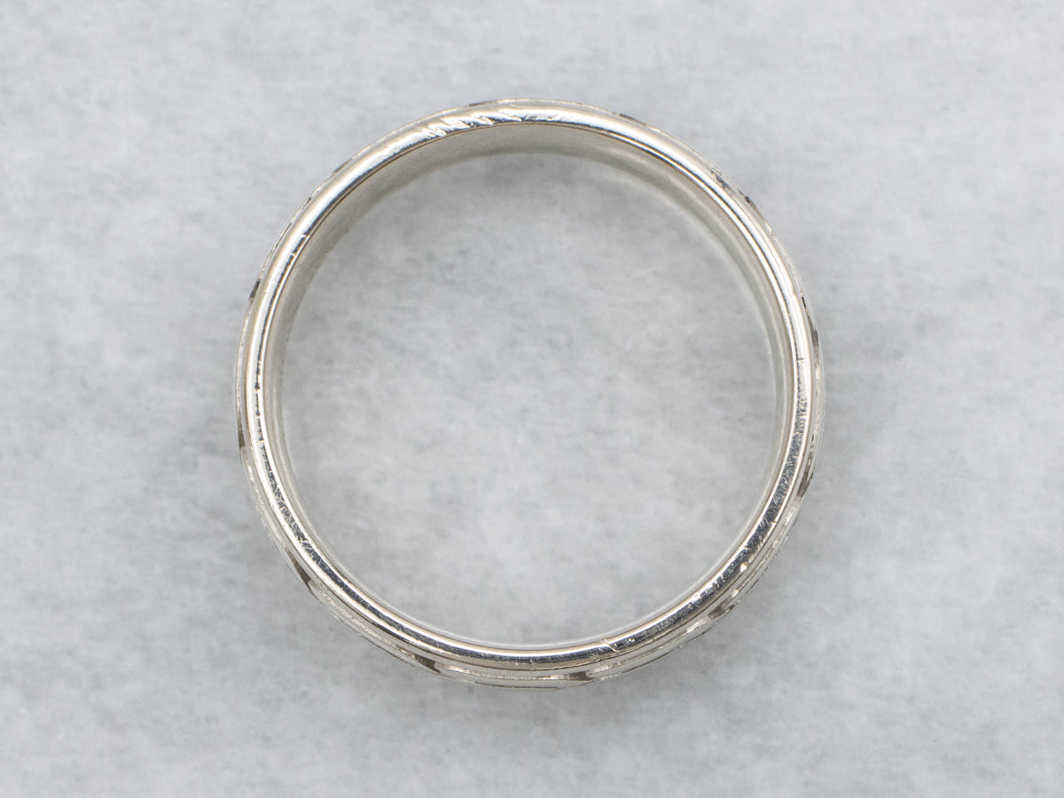 Men's Interlocking White Gold Knot Pattern Band