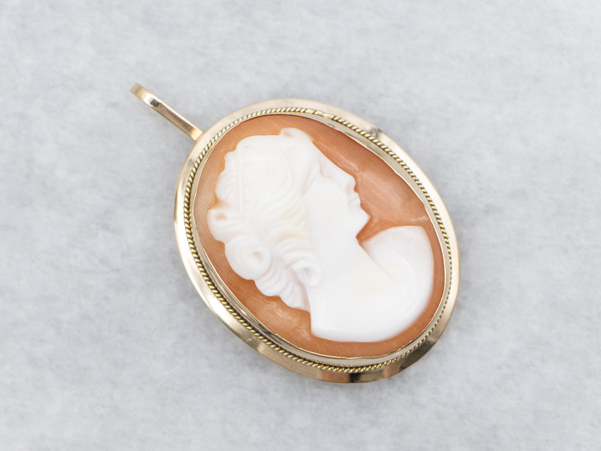 Classic Vintage Cameo Pendant in Yellow Gold