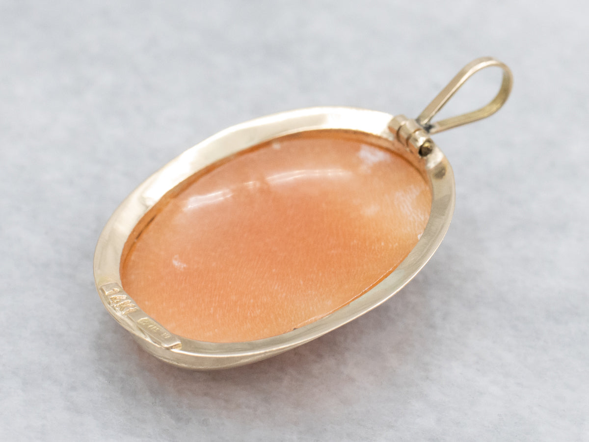 Classic Vintage Cameo Pendant in Yellow Gold