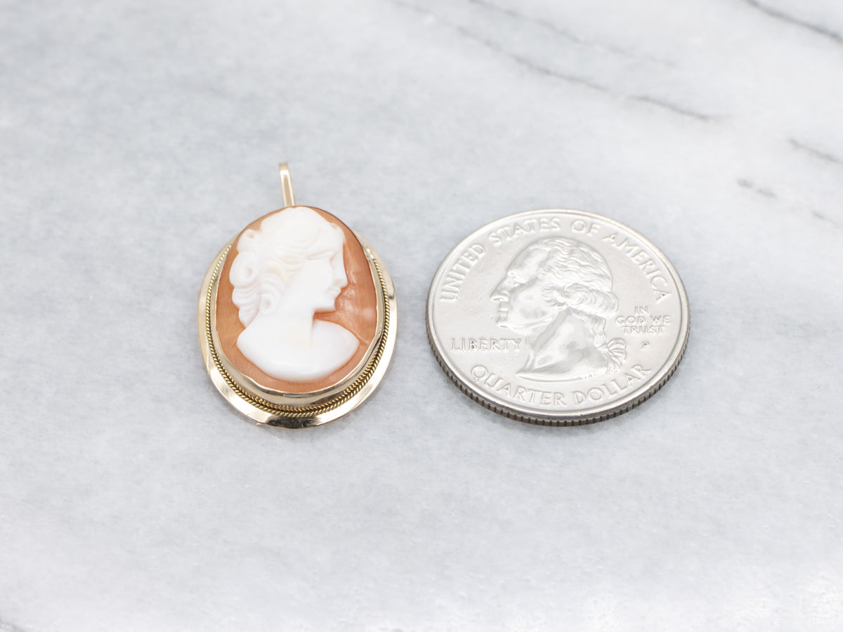 Classic Vintage Cameo Pendant in Yellow Gold