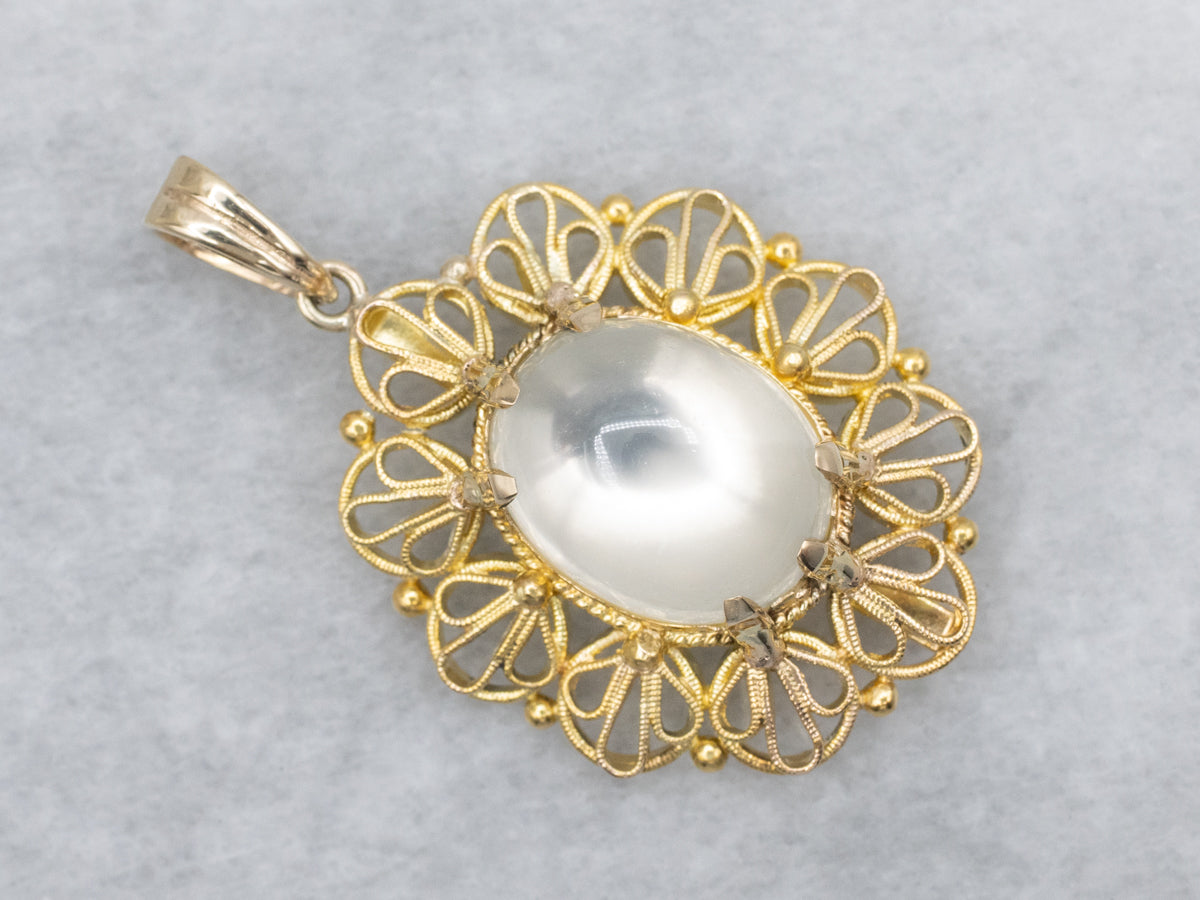 Yellow Gold Filigree Moonstone Pendant