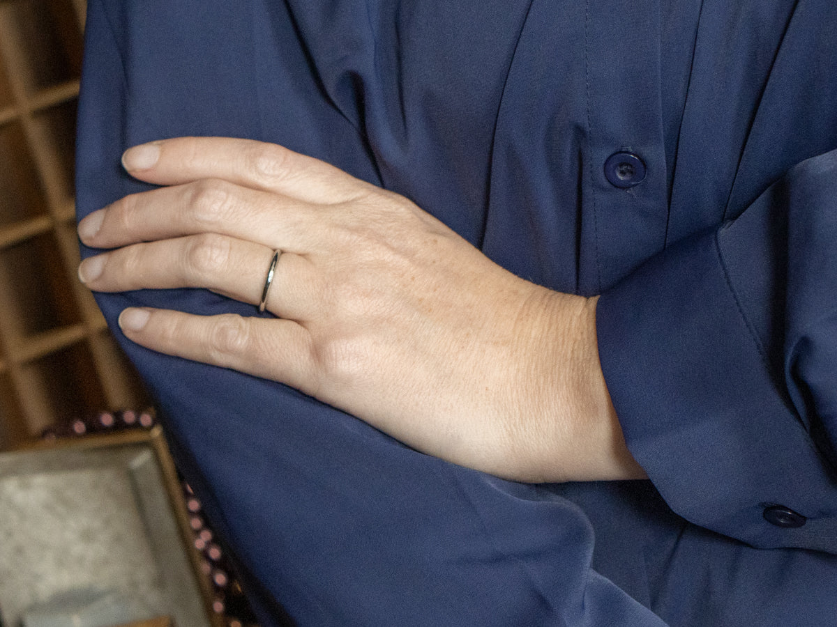 Vintage Patterned Edge 18-Karat White Gold Band