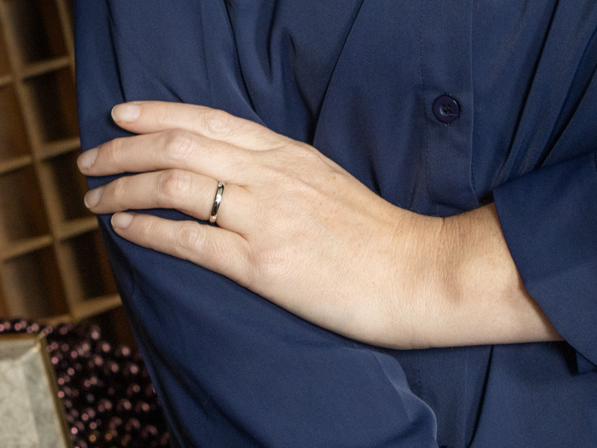 Sparkling White Gold Diamond Etoile Band