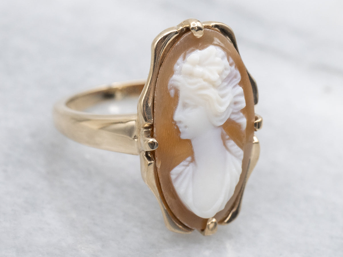 Beautiful Vintage Shell Cameo Ring