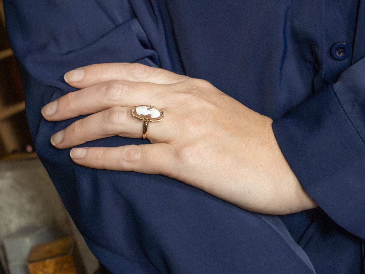 Beautiful Vintage Shell Cameo Ring