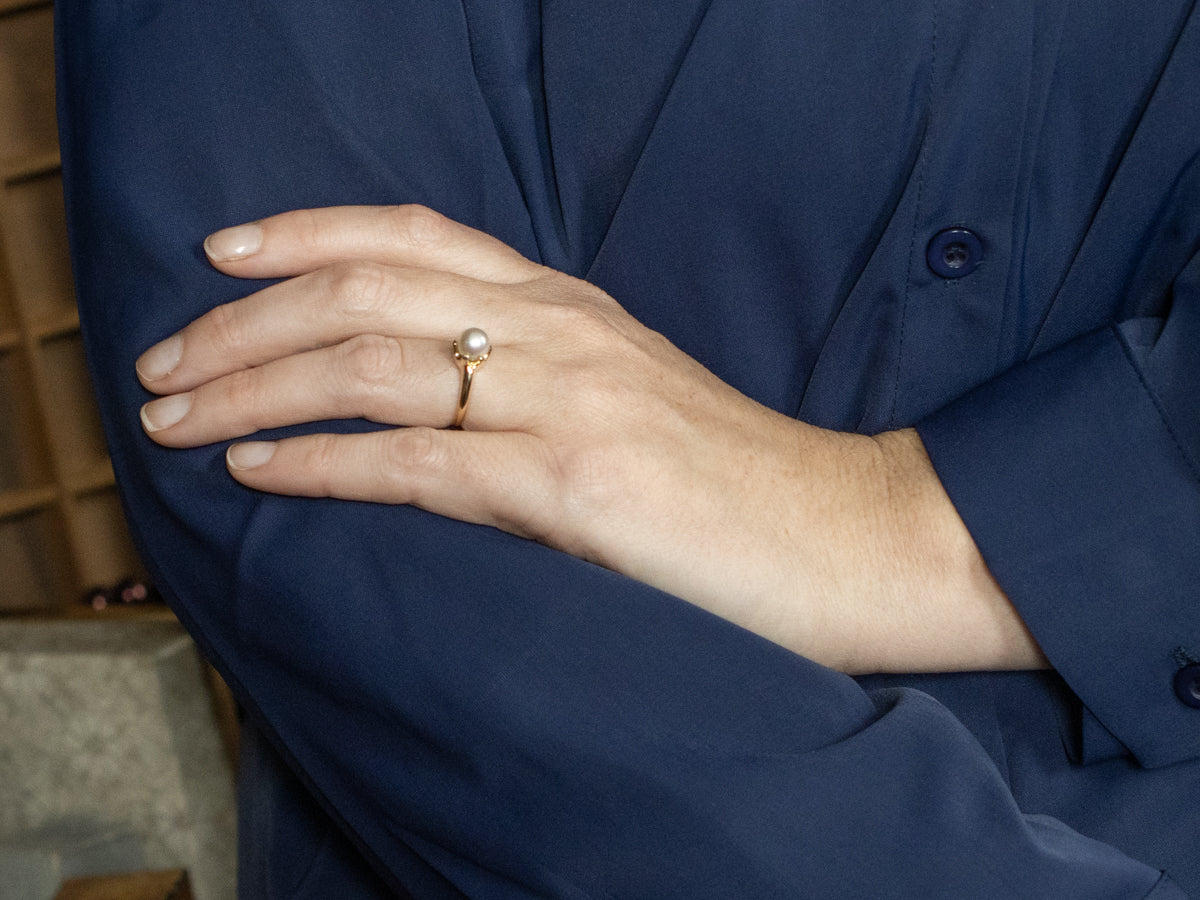Yellow Gold Pearl Solitaire Ring