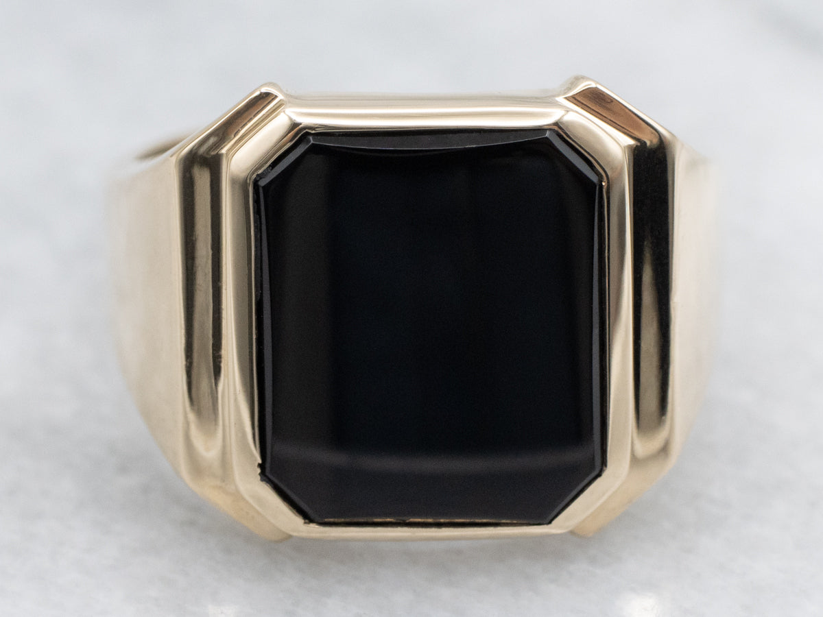 Men's Sleek Gold and Onyx Vintage Ring