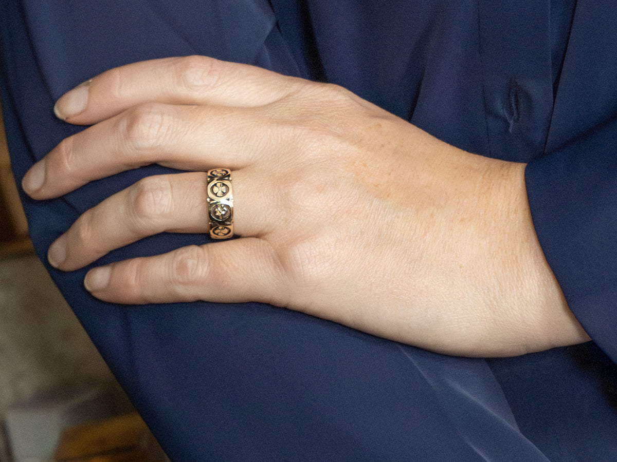 Pierced Forget-Me-Not Floral Pattern Band in 14K Yellow Gold