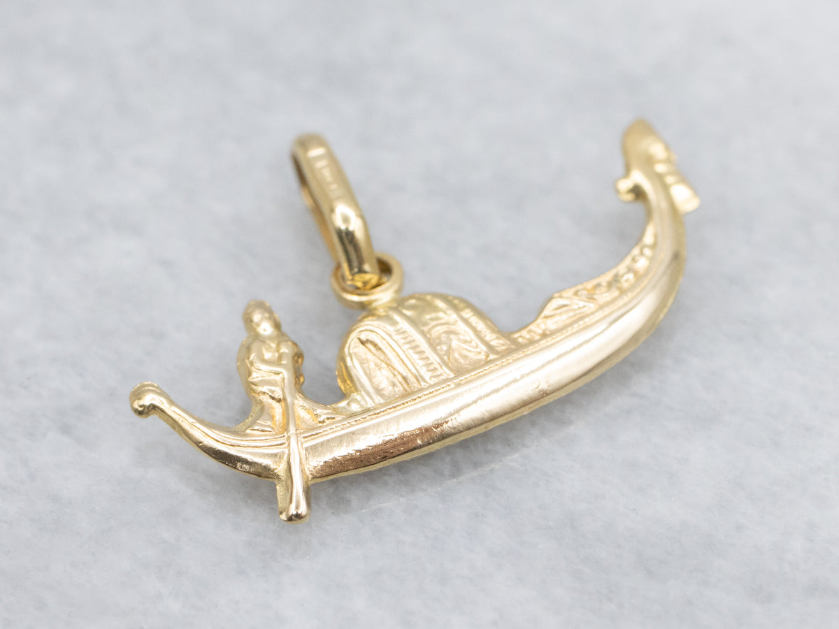 Detailed 18-Karat Gold Gondola Charm