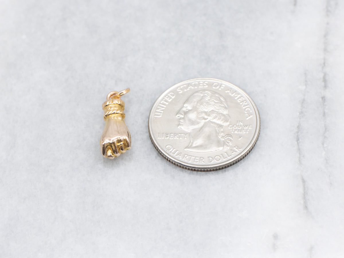 Vintage Mano Figa Yellow Gold Charm Pendant