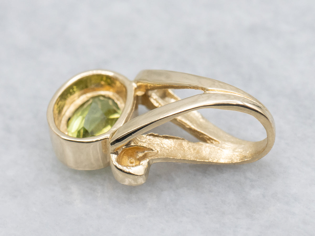 Modern Gold Bezel-Set Peridot Pendant