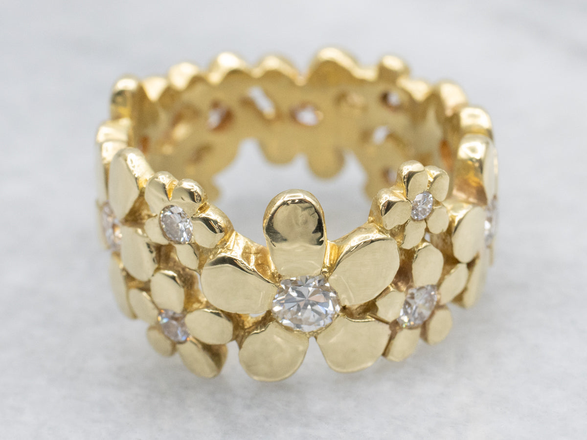 Yellow Gold Diamond Daisy Pattern Band