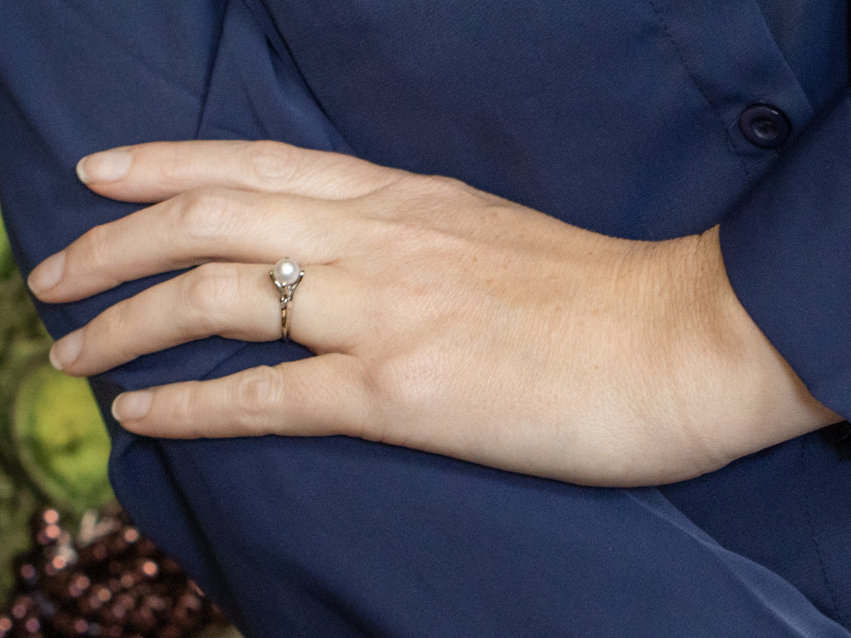 White Gold Pearl Solitaire Ring