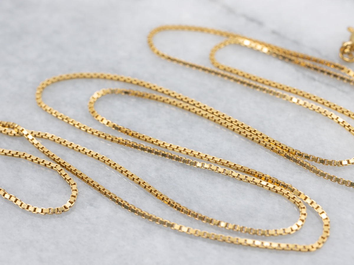 Long 18-Karat Yellow Gold Box Chain