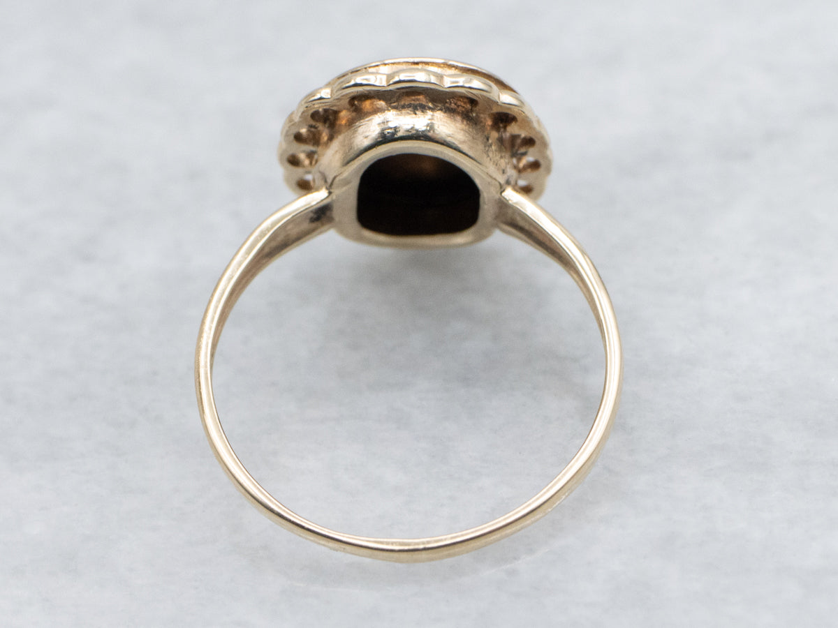 Plain Oval Signet Yellow Gold Ring with Scalloped Edge