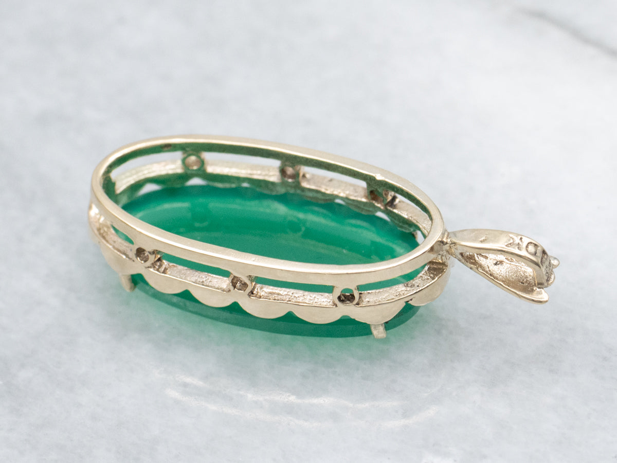 Oval Green Onyx Yellow Gold Cabochon Pendant
