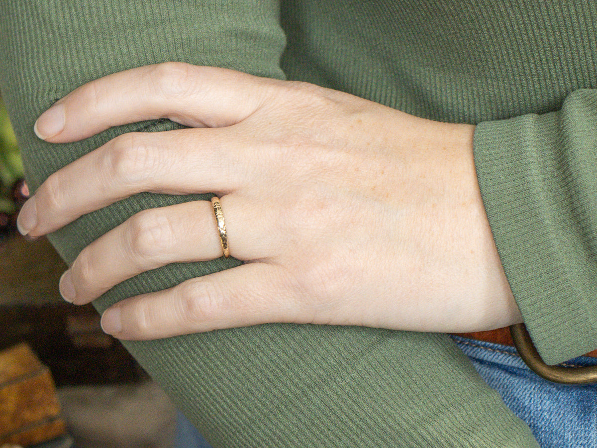 Antique Gold Forget-Me-Not Floral Pattern Band