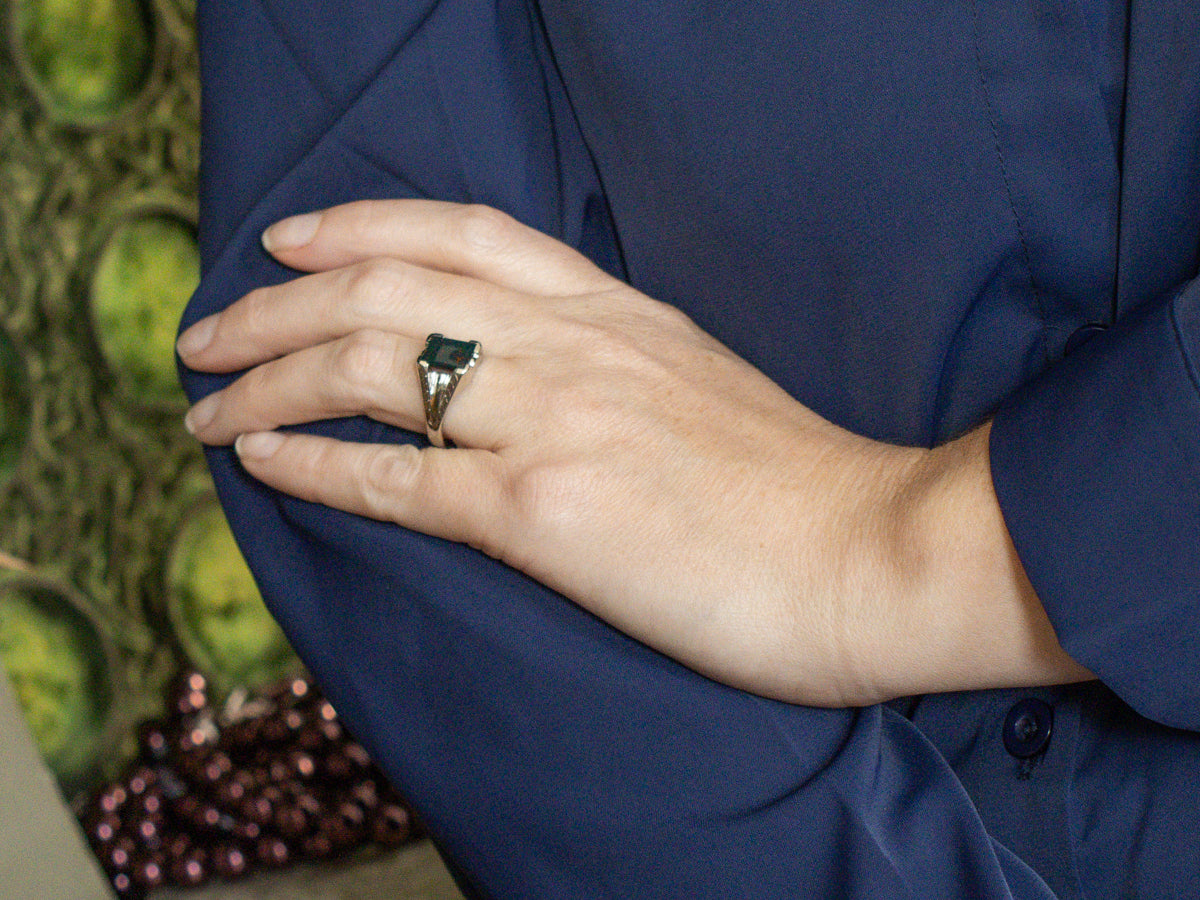 Men's Retro Era Etched Gold Bloodstone Ring