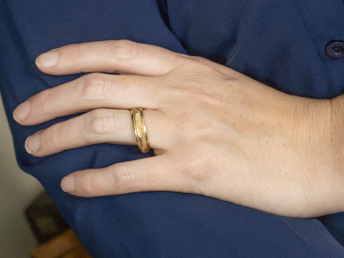 Textured Yellow Gold Patterned Band