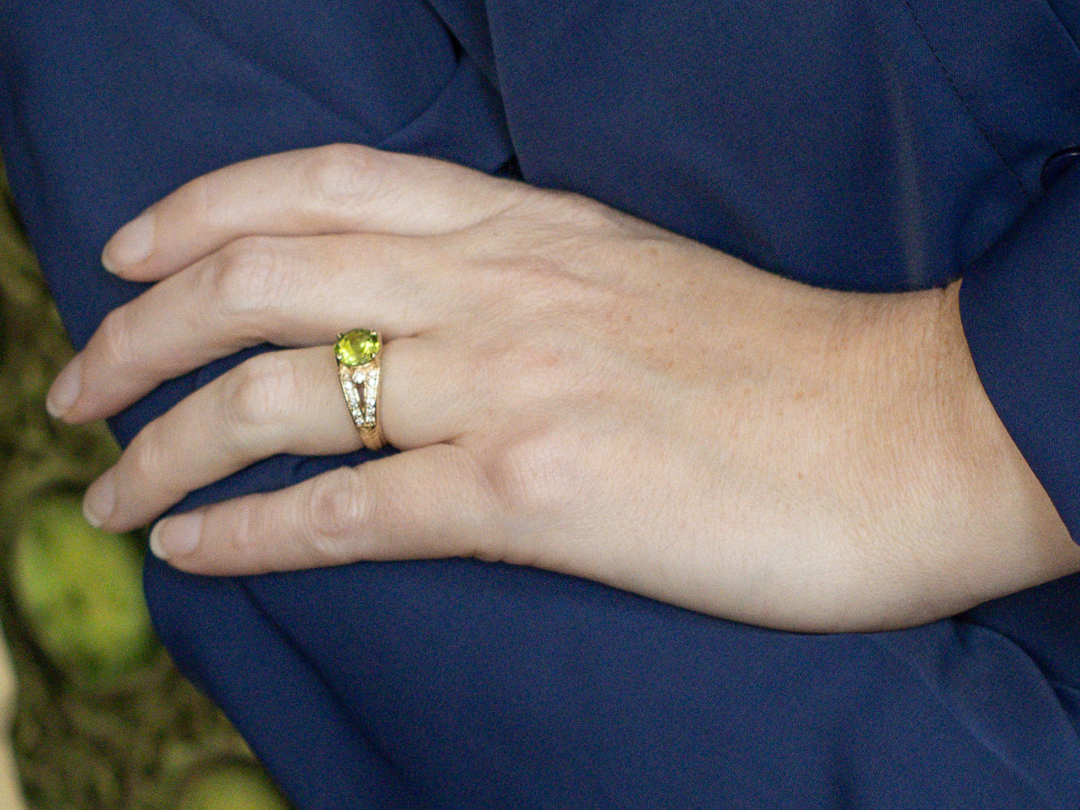 Round Cut Peridot and Diamond Shoulder Yellow Gold Ring