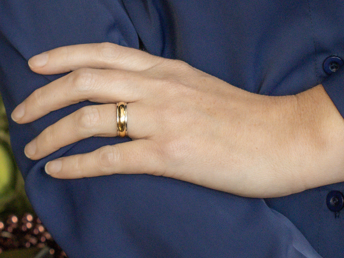 18-Karat Yellow Gold Wedding Band with Platinum Edges