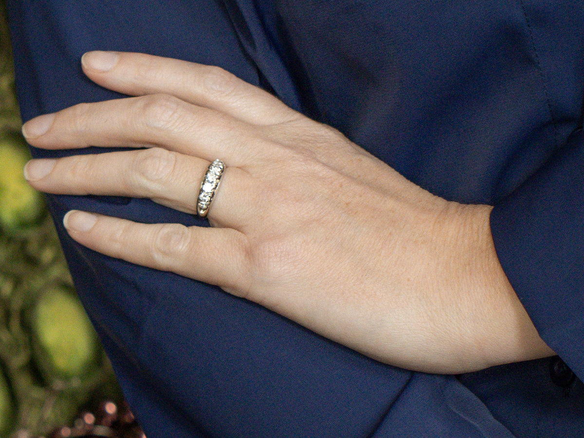 White Gold Graduated Diamond Band