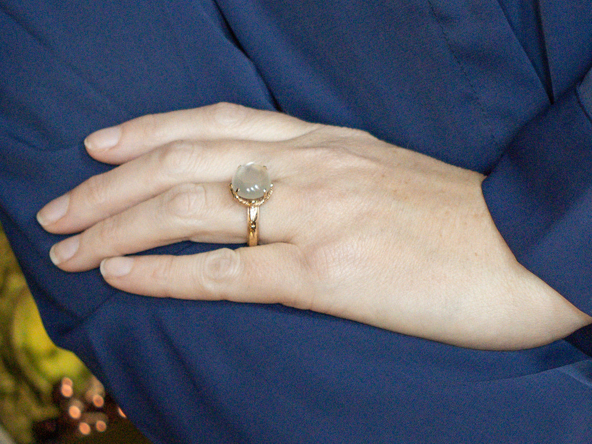 East-West Set Moonstone Gold Solitaire Ring with Rope Setting