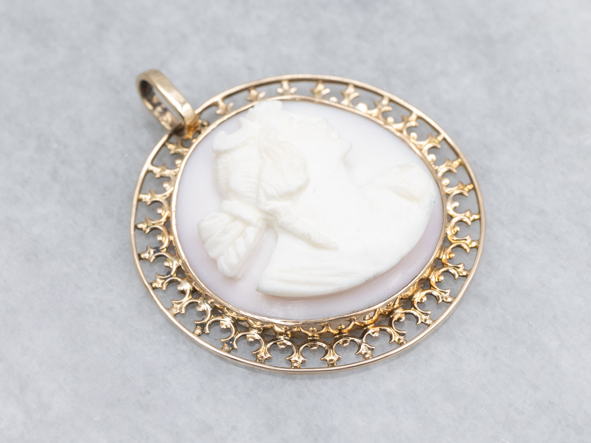Light Pink Conch Shell Cameo Yellow Gold Pendant