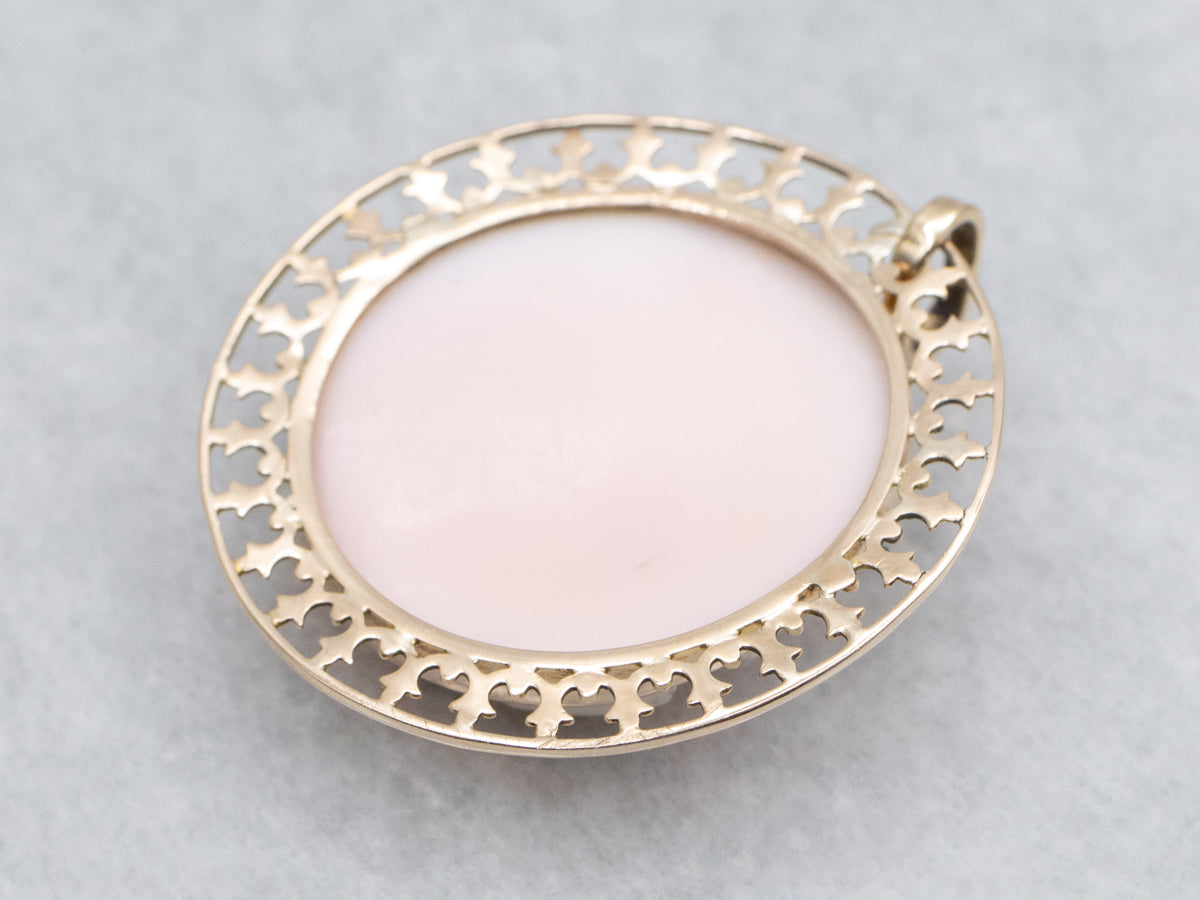 Light Pink Conch Shell Cameo Yellow Gold Pendant