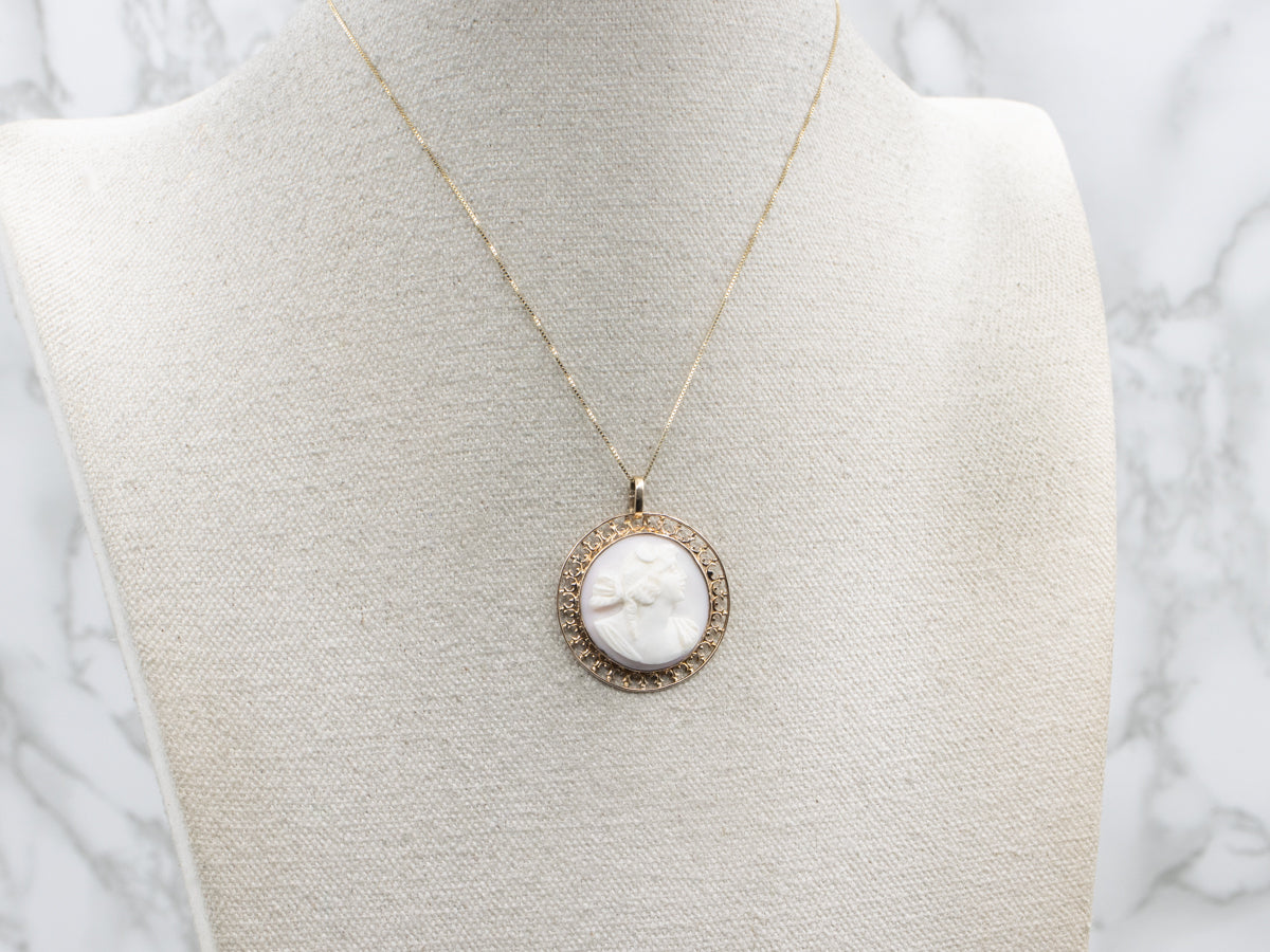 Light Pink Conch Shell Cameo Yellow Gold Pendant