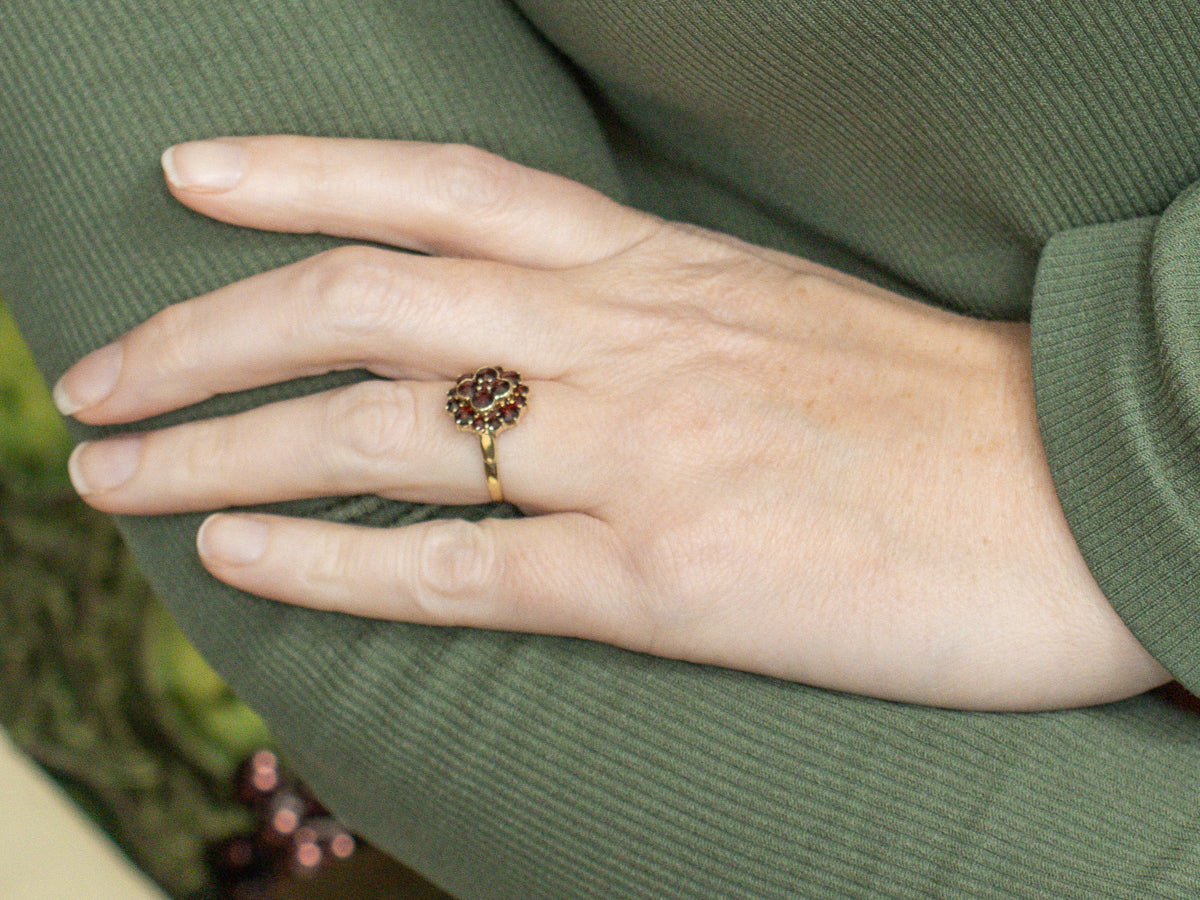 Vintage 14K Yellow Gold Garnet Cluster Cocktail Ring