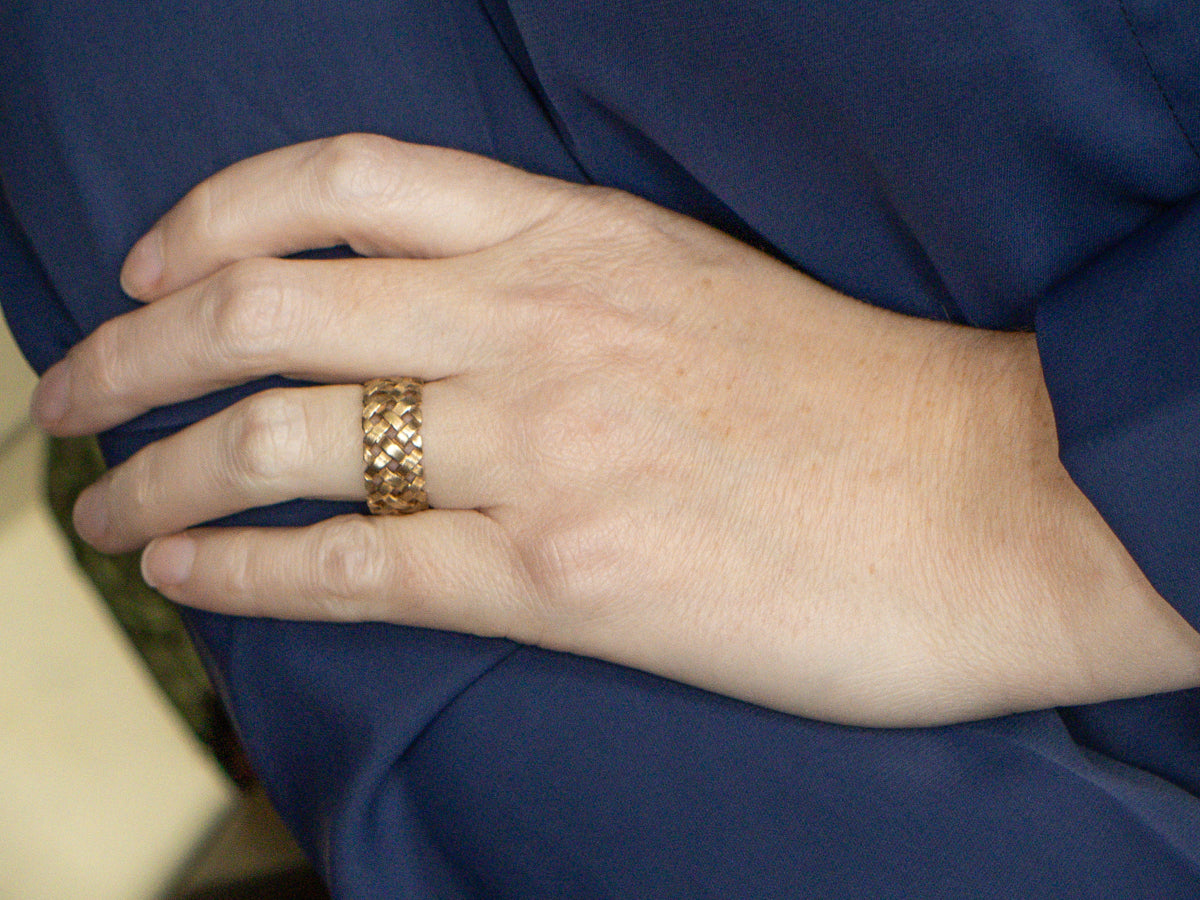 Woven Lattice-Pattern Wide Art Carved Vintage Gold Band